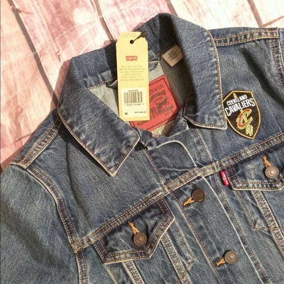 LEVI'S Jean Denim Wine Trucker Jacket - Picture 4 of 6